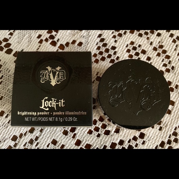 Kat Von D Other - Kay Von D Lock-it Brightening Powder in Golden KVD